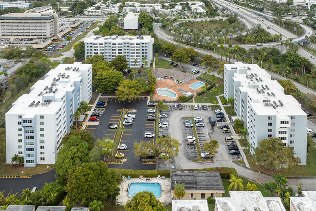 Additional Building View - Palmetto Tower Apartments