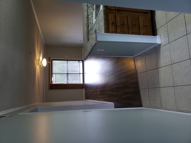 Foto del edificio - 4015 Fairway Dr