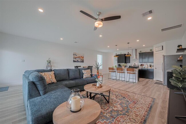 Building Photo - 3113 Crown Gate Dr