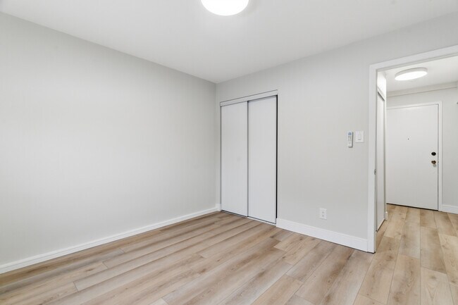 Building Photo - Studio Apartment