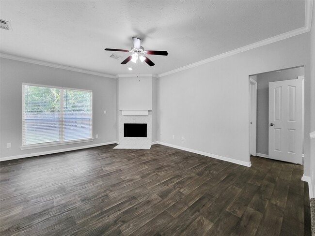 Foto del edificio - 13618 Cedar Point Dr