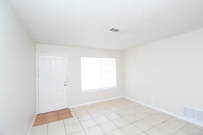 Building Photo - 10151 Guidy Ln