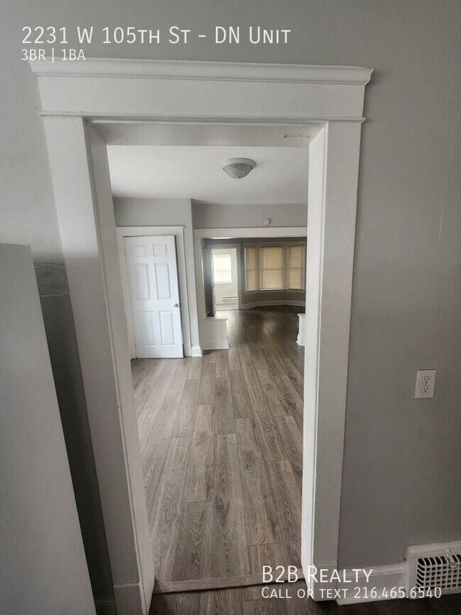 Building Photo - Charming 3-Bedroom Property in Prime Location