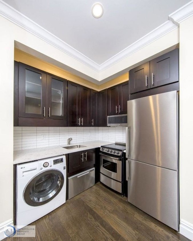 Primary Photo - 285 Mott St