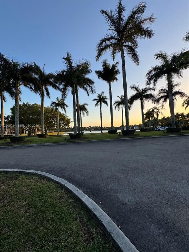 Foto del edificio - 6861 NW 107 Ct