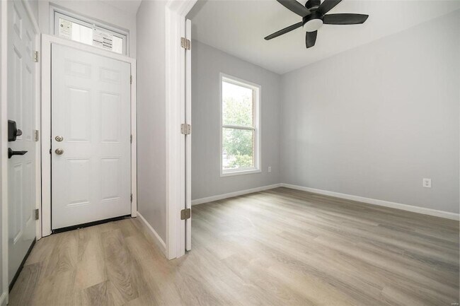 Foto del edificio - 5806 Westminster Pl