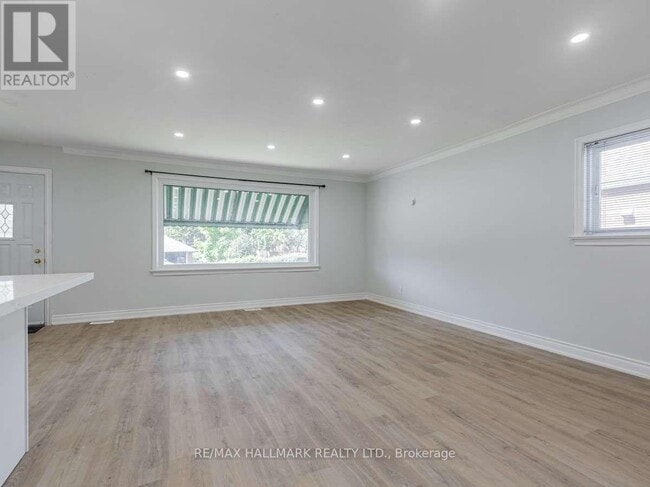 Building Photo - 139 Flora Dr