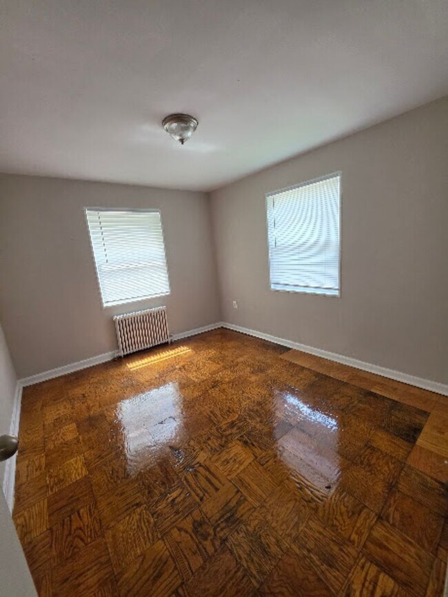 Foto del edificio - 136 Kenilworth Avenue Northeast