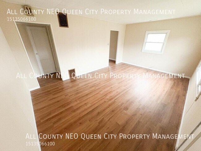 Foto del edificio - 2440 Ulrich Ave