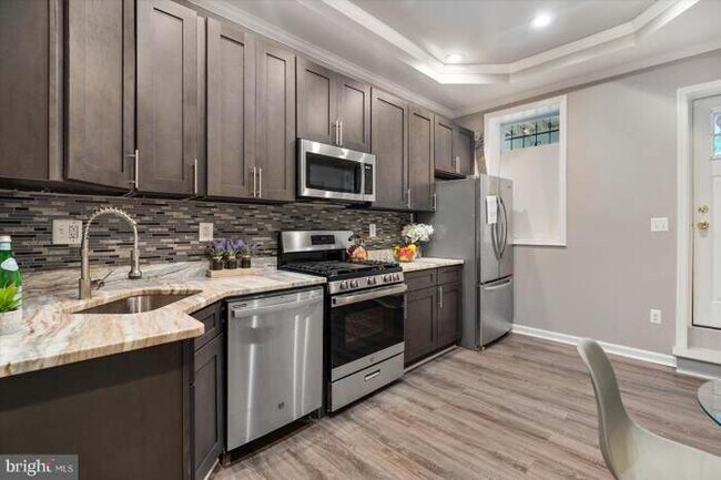 Foto del edificio - 1230 W Lombard St