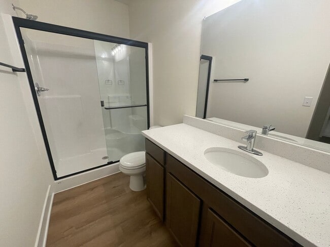 Building Photo - 3809/11 Bluelake