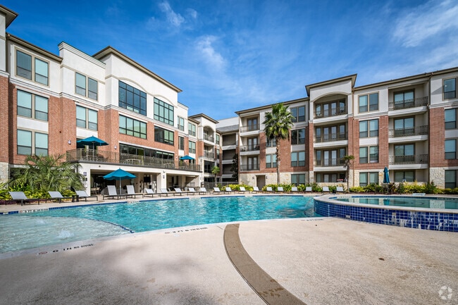 Pool - Imperial Lofts