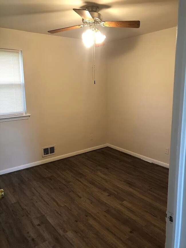 Foto del edificio - 9237 Coleman Ave