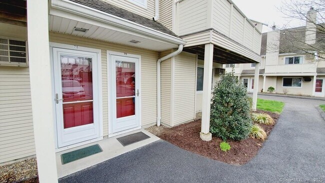 Building Photo - 75 Willow Springs