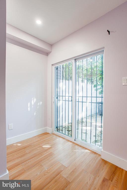 Foto del edificio - 1317 N Myrtlewood St