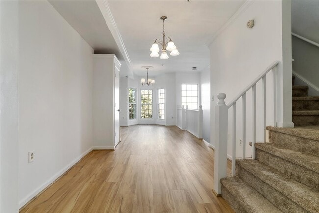 Foto del edificio - 1310 Hampshire Dr