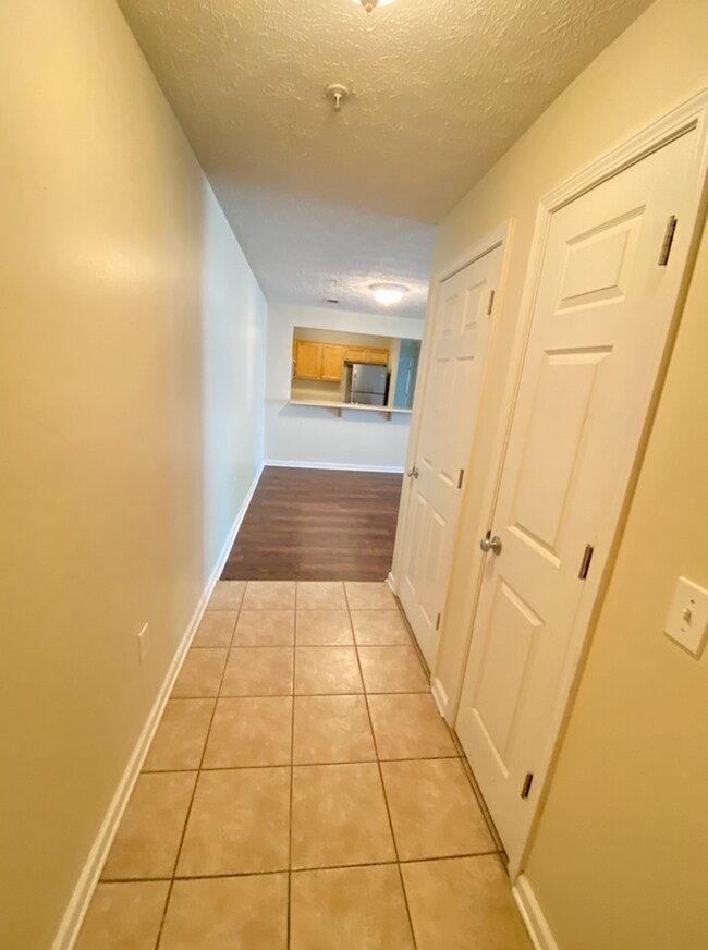 Foto del edificio - Available August 2026!