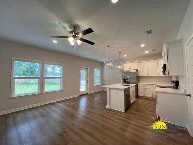 Foto del edificio - Beautiful New Construction 3 Bedrooms Home in Crestview!