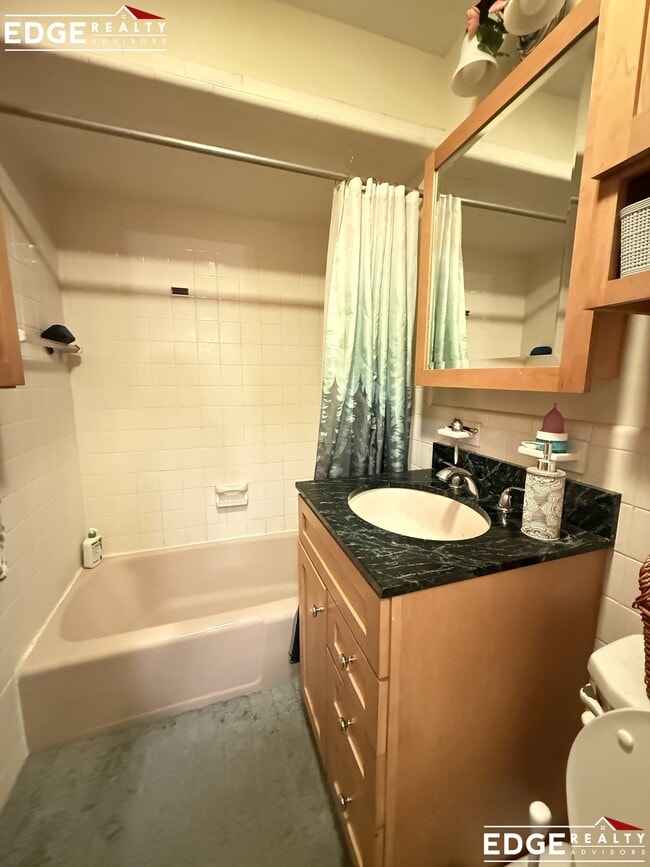 Building Photo - 34 Brentwood St