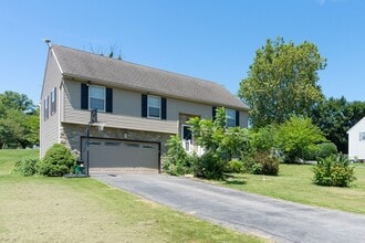 Building Photo - 2072 Sheaffer Rd