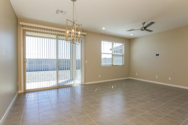 Building Photo - 4627 S 67th Ln