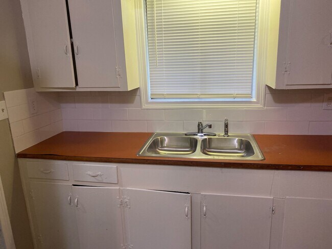 Foto del edificio - 843 Reaves St