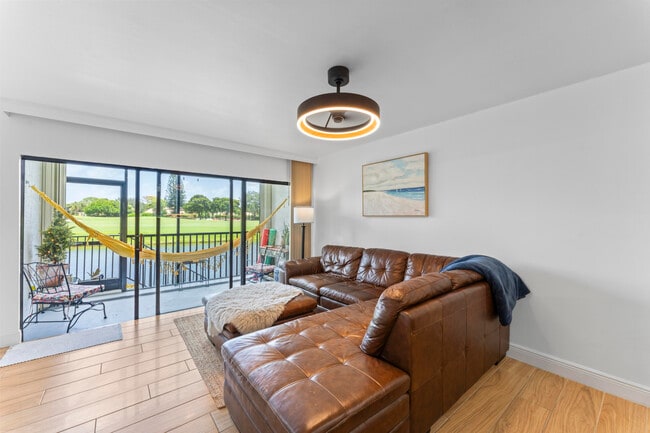 Foto del edificio - 551 Greensward Ln