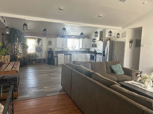 Foto del edificio - 32480 Wren Rd