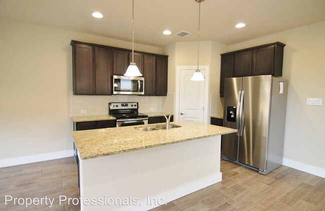 Building Photo - 919 Langesmill