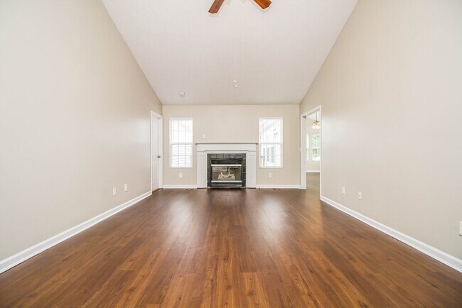 Foto del edificio - 2305 Leighton Way