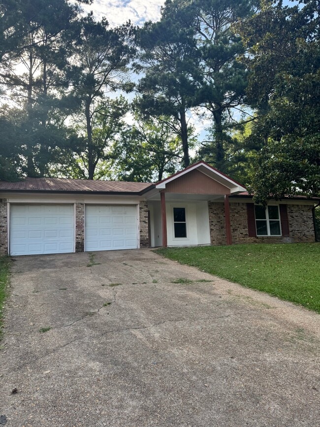 Building Photo - 110 Smoke Hill Dr