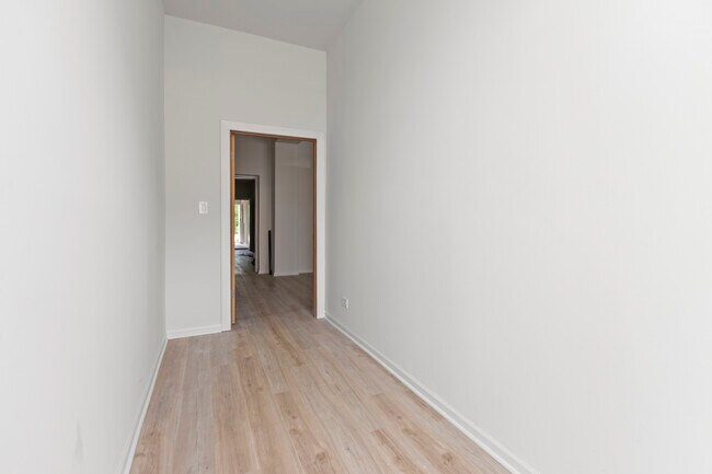 Foto del edificio - 3121 N California Ave