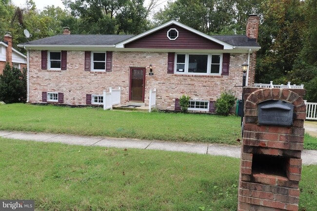 Photo - 2116 Trafalgar Dr House