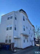 Building Photo - 176 Shaw St