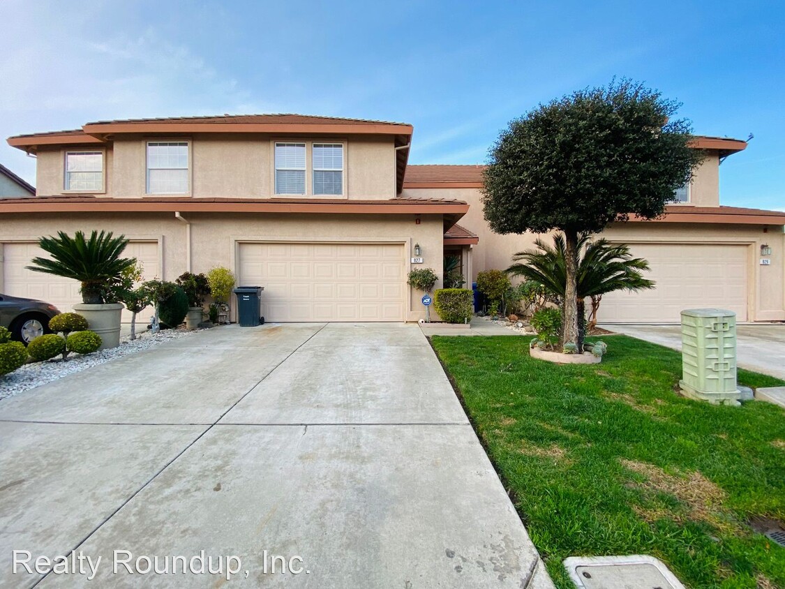 Primary Photo - 3 br, 2.5 bath House - 827 Polar Bear Cir