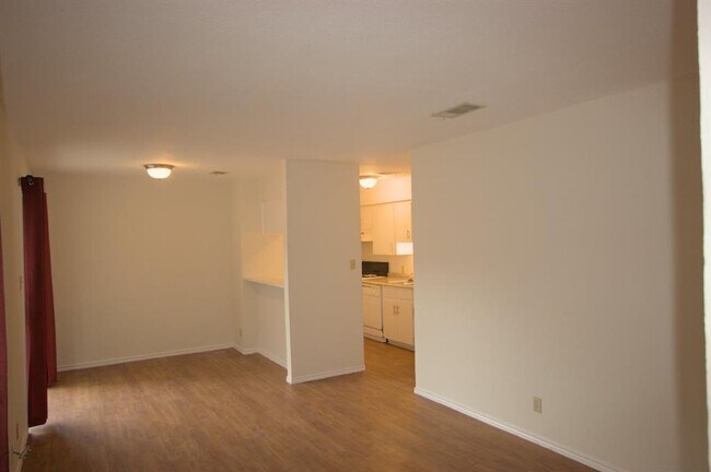 Foto del edificio - 6420 S 1st St