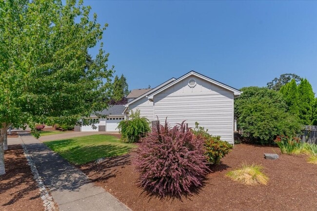 Building Photo - Contemporary West Salem Home