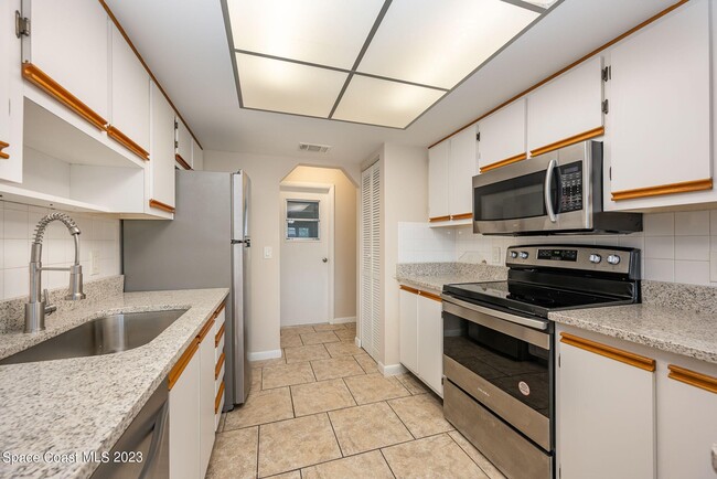 Foto del edificio - 511 Avignon Dr