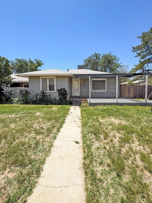 Primary Photo - 1207 E Scharbauer St