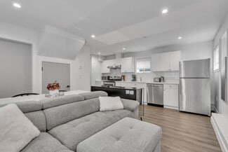 Building Photo - 445 E 55th Ave