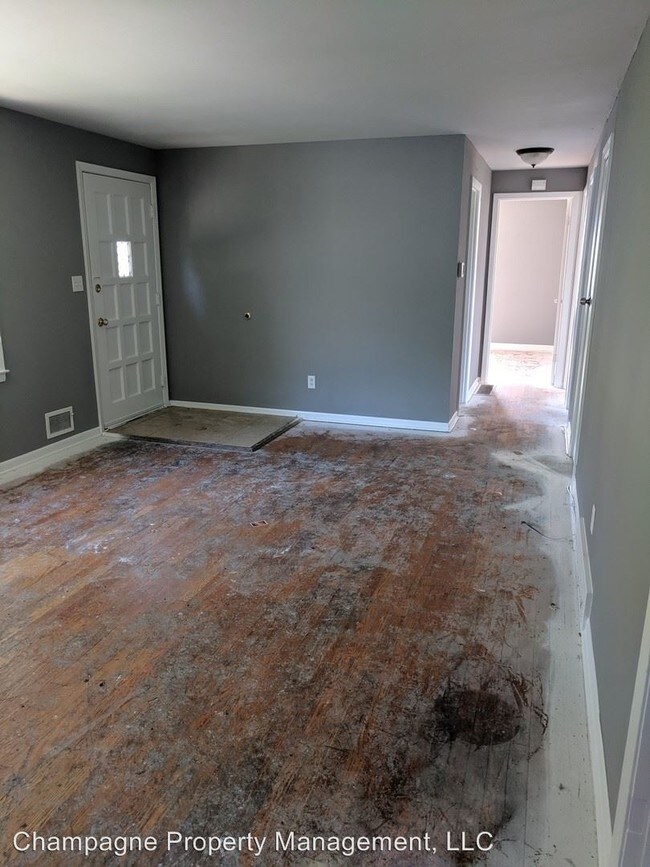 Building Photo - 4 br, 1 bath House - 3807 E. 72nd Terrace