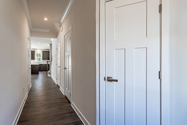 Building Photo - Price Improvement! END UNIT! 3 Bedroom 2.5...