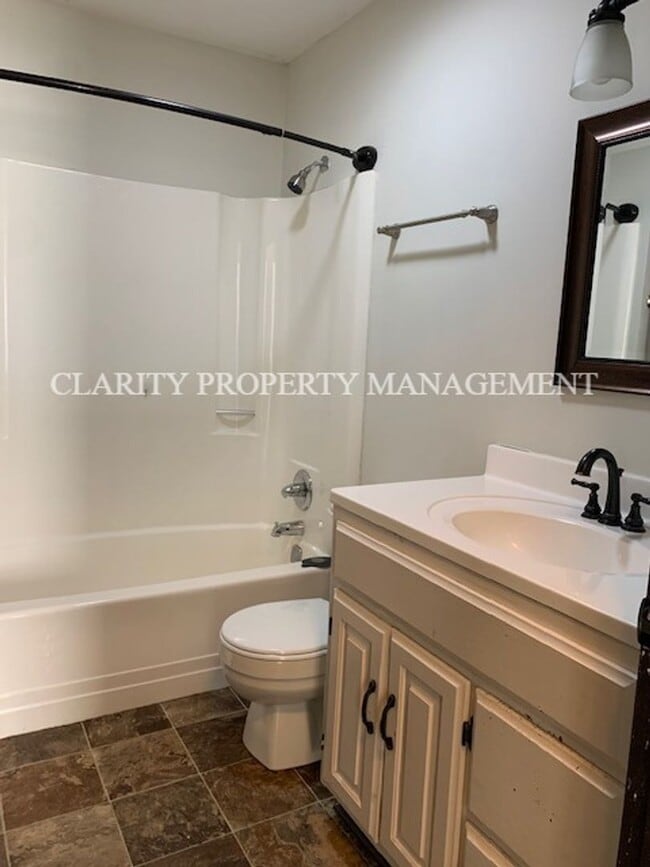 Foto del edificio - 2218 Cloverleaf Cir SE