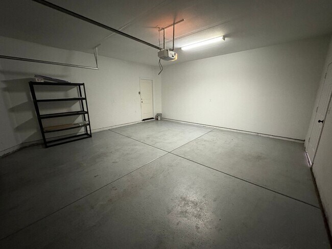 Foto del edificio - NW Visalia Home Near Shopping Center Rent ...