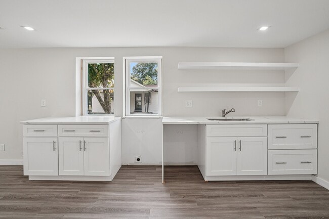 Foto del edificio - 2700 Alhambra Cir