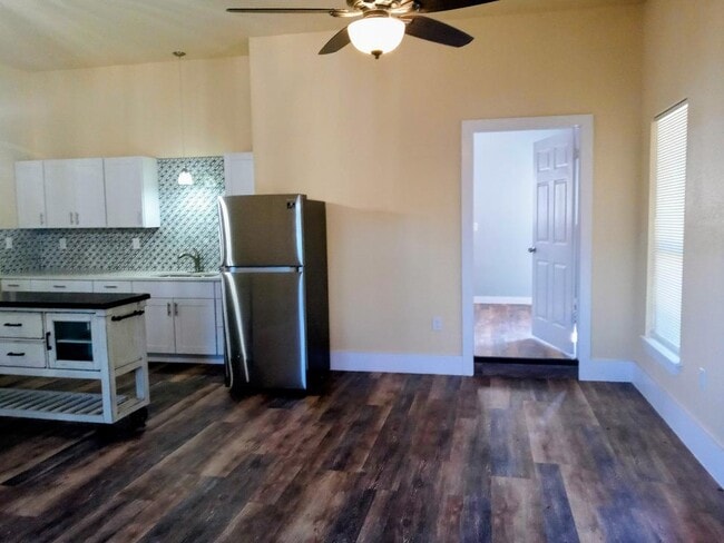 Building Photo - 2588 Connie Dr