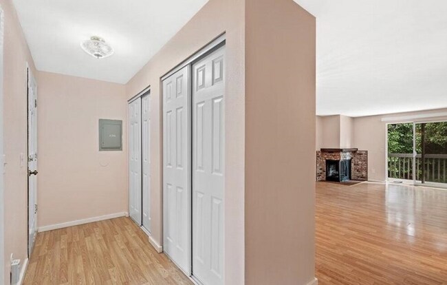 Foto del edificio - 1726 157th Ave NE