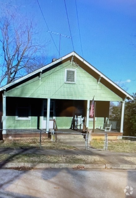 Building Photo - 619 Grady St