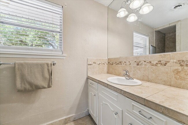 Foto del edificio - 5422 Spellman Rd