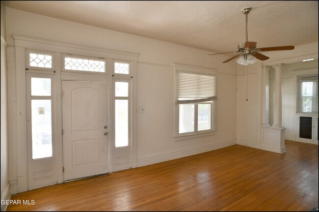 Building Photo - 521 Randolph Dr